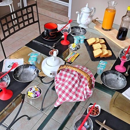 Chambre Privee Avec Salon, Garage Voiture, Velos, Motos Tourville-sur-Arques Dış mekan fotoğraf