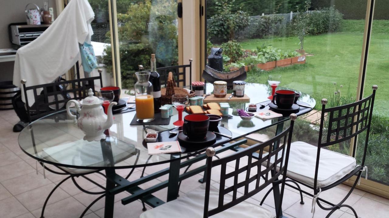 Chambre Privee Avec Salon, Garage Voiture, Velos, Motos Tourville-sur-Arques Dış mekan fotoğraf
